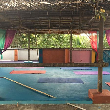 Mk Gardens Surf & Yoga House Hotel Varkala Kültér fotó