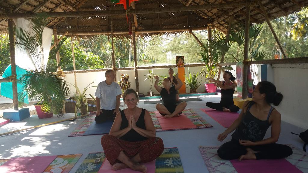 Mk Gardens Surf & Yoga House Hotel Varkala Kültér fotó