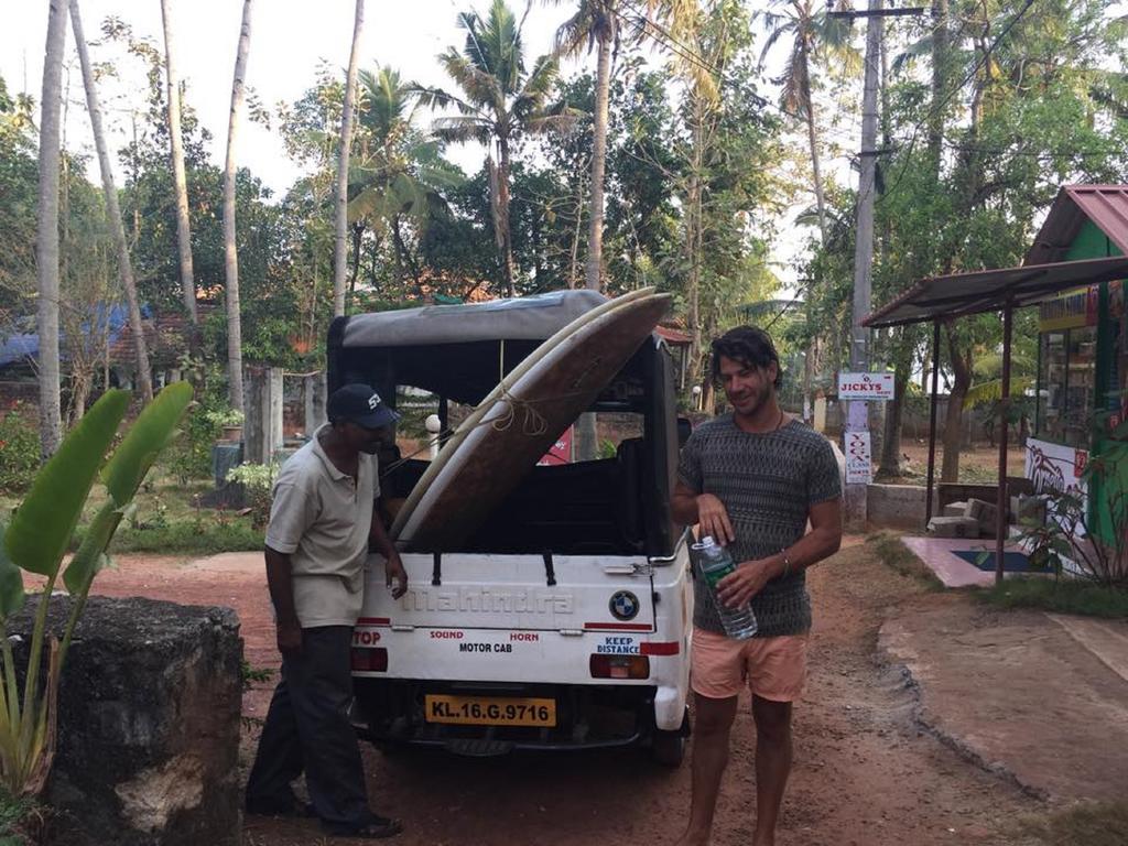 Mk Gardens Surf & Yoga House Hotel Varkala Kültér fotó